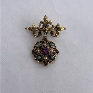 Vintage Florenza Victorian Brooch
